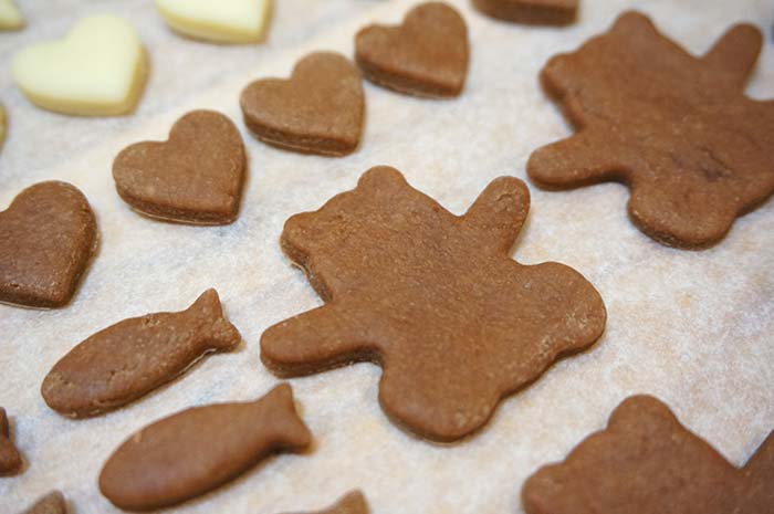 手作りクッキーで超かわいい「だっこクマ」を焼いてみた！ | まあくん