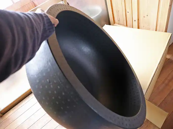 軽い発泡スチロール製の大型メダカ鉢