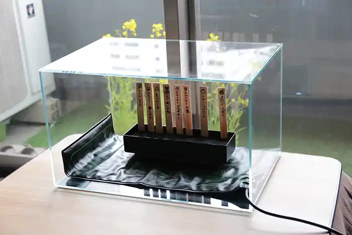 加温水槽に育苗容器を設置