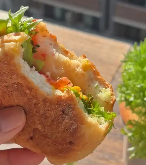 ベランダ菜園のリーフレタスを使ったおいしい朝食