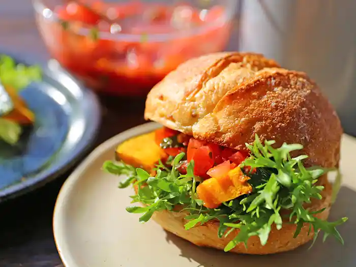 ベランダ菜園のベジタブルバーガーが完成