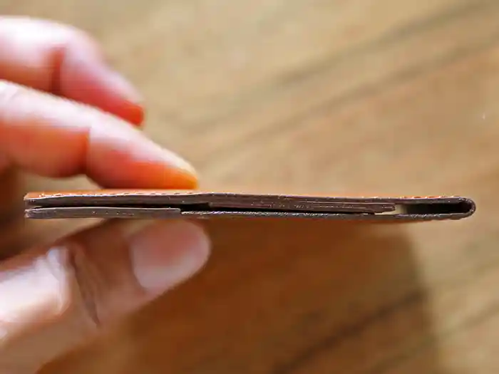 とにかく薄いabrasusの財布